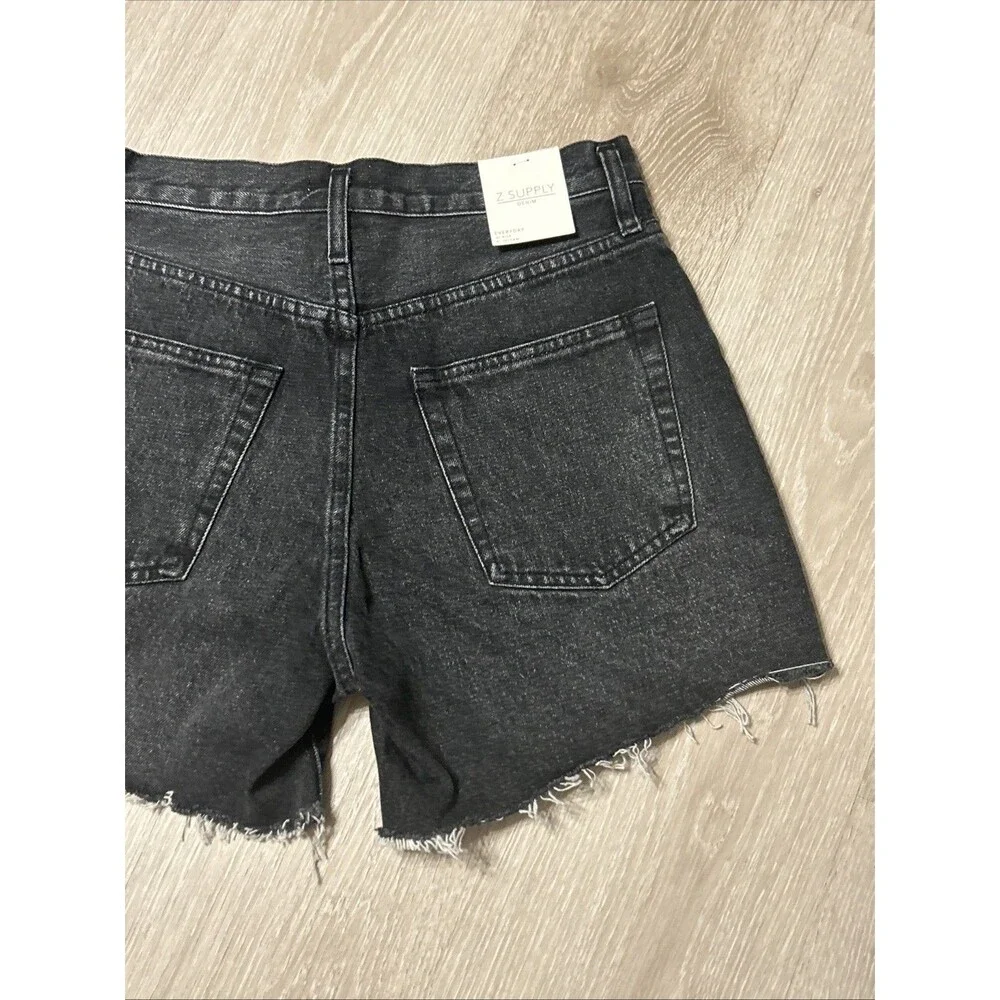 Z Supply NWT Everyday Hi Rise Black Denim Raw Hem Shorts - 4in Inseam - Sz 25